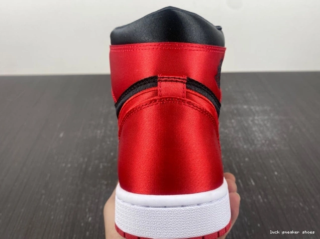 Rep LUCY Jordan High OG 1 Air FD4810-061 Bred Satin WMNS 0805